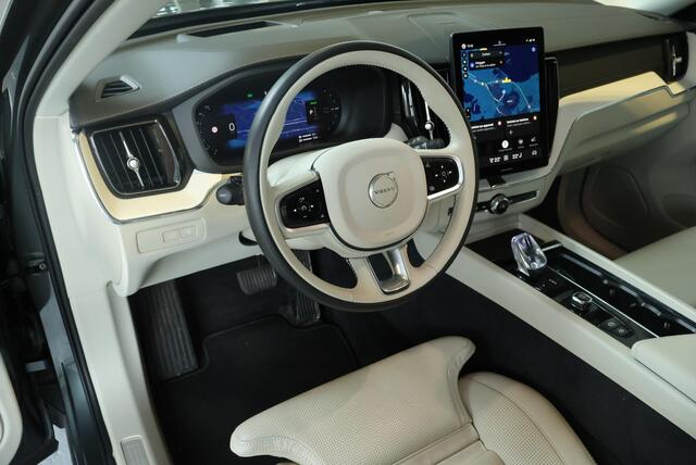 Volvo XC60 T8 Plug-in hybrid AWD Ultra Dark | Luchtvering | Nappa Lederen Bekleding | Stoel Massage | Stoelventilatie | Semi-Electrische Wegklapbare Trekhaak | 360° Parkeercamera | Parkeersensoren voor + achter | Parkeerverwarming |