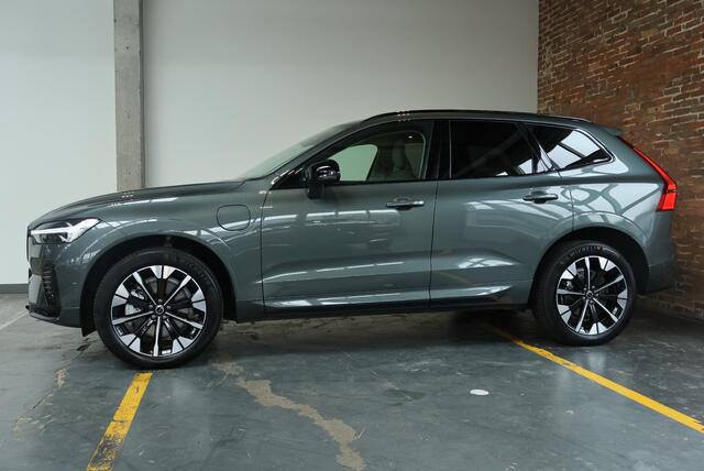 Volvo XC60 T8 Plug-in hybrid AWD Ultra Dark | Luchtvering | Nappa Lederen Bekleding | Stoel Massage | Stoelventilatie | Semi-Electrische Wegklapbare Trekhaak | 360° Parkeercamera | Parkeersensoren voor + achter | Parkeerverwarming |