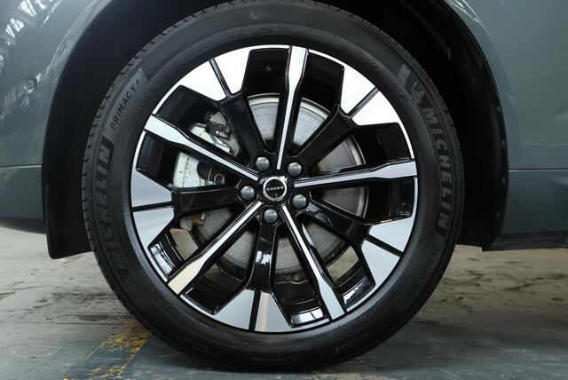 Volvo XC60 T8 Plug-in hybrid AWD Ultra Dark | Luchtvering | Nappa Lederen Bekleding | Stoel Massage | Stoelventilatie | Semi-Electrische Wegklapbare Trekhaak | 360° Parkeercamera | Parkeersensoren voor + achter | Parkeerverwarming |