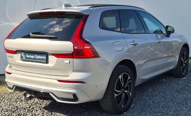 Volvo XC60 2.0 T6 PheV hybrid AWD Plus Dark Trekhaak - 360 Camera - 19" Wielen - Panoramadak - Lighting Pack - Alarm - Climate - Privacy Glass - Lederen bekleding - Power seats met memory - Achterbank verwarming - Telefoon lader - 2250 KG Trekgewicht