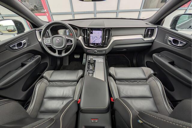 Volvo XC60 2.0 Recharge T6 AWD R-Design Black Trekhaak 35KM Elektrisch