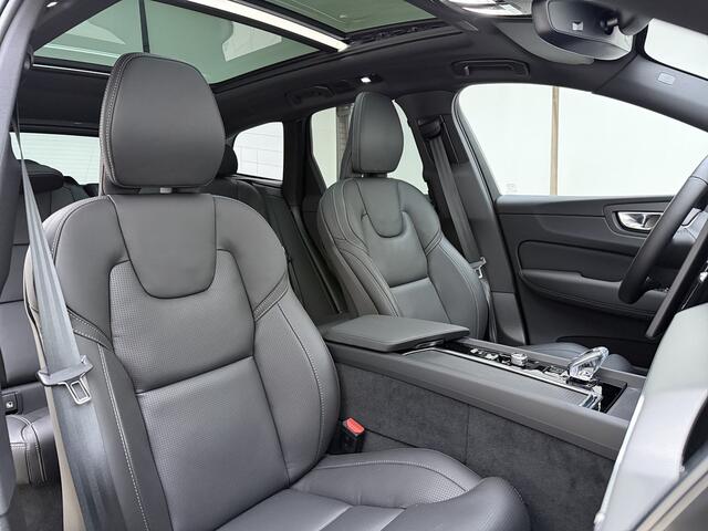 Volvo XC60 T8 406pk AWD Ultra - Dark Executive Edition / NIEUW / DIRECT LEVERBAAR / 22'' / STOELVENTILATIE / DUBBEL GLAS / CHARCOAL HEMEL / FOREST LAKE / MASSAGE /