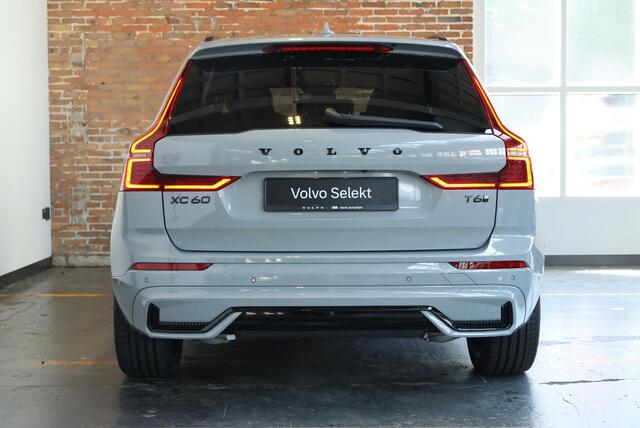 Volvo XC60 2.0 T6 Plug-in hybrid AWD Ultra Black Edition | Luchtvering | Harman Kardon Premium Audio | 360° Parkeercamera | Parkeersensoren voor + achter | Head-up Display | Google Infotainment | Stoelverwarming | Stuurwielverwarming