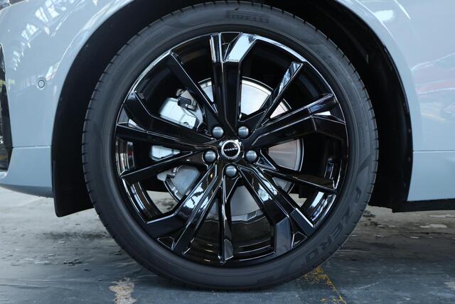 Volvo XC60 2.0 T6 Plug-in hybrid AWD Ultra Black Edition | Luchtvering | Harman Kardon Premium Audio | 360° Parkeercamera | Parkeersensoren voor + achter | Head-up Display | Google Infotainment | Stoelverwarming | Stuurwielverwarming