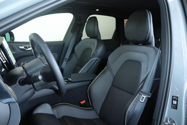 Volvo XC60 2.0 T6 Plug-in hybrid AWD Ultra Black Edition | Luchtvering | Harman Kardon Premium Audio | 360° Parkeercamera | Parkeersensoren voor + achter | Head-up Display | Google Infotainment | Stoelverwarming | Stuurwielverwarming