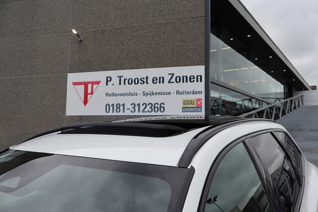 Volvo XC60 2.0 T8 Plug-in hybrid AWD Plus Dark Soh 100% FABRIEKSGARANTIE Panoramadak/Orrefors kristal pook/Zwarte hemel/Stoelverwarming voor & achter/Stuurverwarming/Harman kardon audio/360 camera/Elektrische stoelen met geheugen/Adaptieve cruis control/Lane assist/