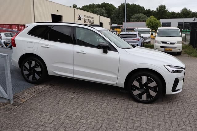 Volvo XC60 2.0 T8 Plug-in hybrid AWD Plus Dark Soh 100% FABRIEKSGARANTIE Panoramadak/Orrefors kristal pook/Zwarte hemel/Stoelverwarming voor & achter/Stuurverwarming/Harman kardon audio/360 camera/Elektrische stoelen met geheugen/Adaptieve cruis control/Lane assist/