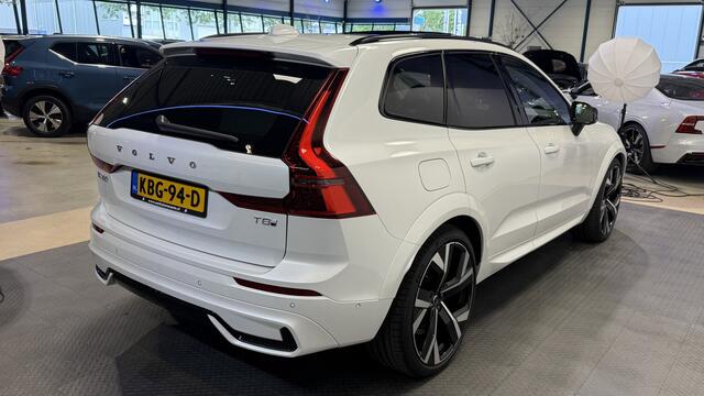Volvo XC60 2.0 T8 AWD 335kW/456pk Aut8 Recharge Ultra Dark Excl. LUCHTVERING + BOWERS&WILKINS + PANORAMADAK + EL.TREKHAAK + DUBBEL GLAS + BLIS + HEAD-UP + PILOT ASSIST + V&A STOEL-&STUURVERWARMING + GOOGLE + STOELVENTILATIE&-MASSAGE + 360 CAMERA + 22" LM-VELGEN!!