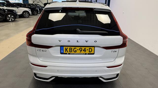 Volvo XC60 2.0 T8 AWD 335kW/456pk Aut8 Recharge Ultra Dark Excl. LUCHTVERING + BOWERS&WILKINS + PANORAMADAK + EL.TREKHAAK + DUBBEL GLAS + BLIS + HEAD-UP + PILOT ASSIST + V&A STOEL-&STUURVERWARMING + GOOGLE + STOELVENTILATIE&-MASSAGE + 360 CAMERA + 22" LM-VELGEN!!