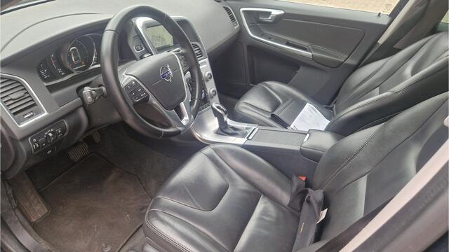 Volvo XC60 2.0 T5 Polar+ FWD / Camera / Leer / ACC / Schuif-kantel / Led /