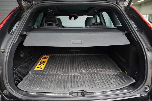 Volvo XC60 2.0 T5 AWD Inscription / Pano / Adaptive Cruise / Trekhaak