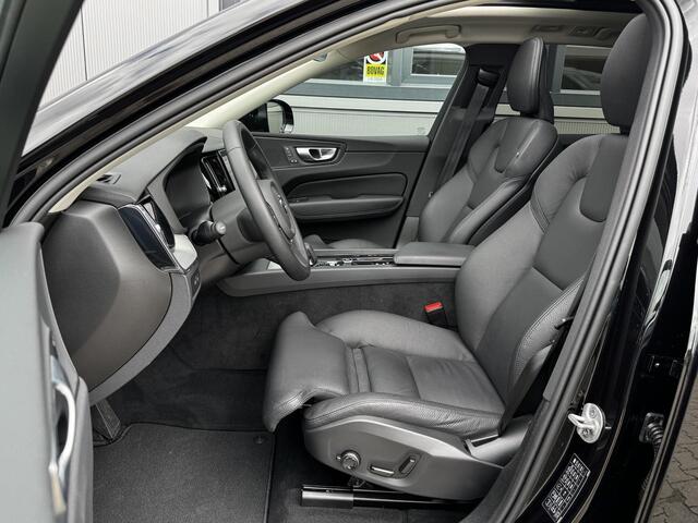 Volvo XC60 2.0 T6 Plug-in hybrid AWD Plus Dark 349 PK | Trekhaak | Panorama | Vol Leder | 21 Inch | 2 fase laden | Verwarmingspakket