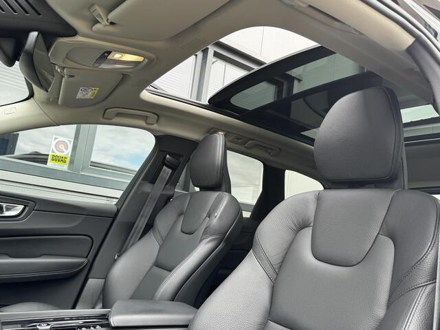 Volvo XC60 2.0 T6 Plug-in hybrid AWD Plus Dark 349 PK | Trekhaak | Panorama | Vol Leder | 21 Inch | 2 fase laden | Verwarmingspakket