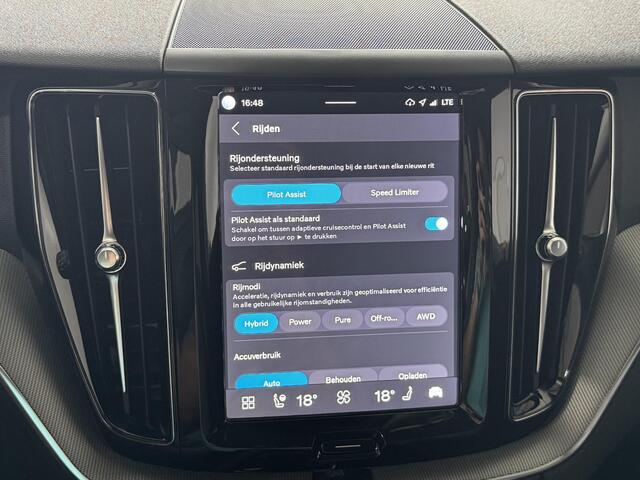 Volvo XC60 2.0 T6 Plug-in hybrid AWD Plus Dark 349 PK | Trekhaak | Panorama | Vol Leder | 21 Inch | 2 fase laden | Verwarmingspakket