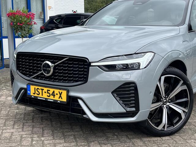 Volvo XC60 2.0 T8 Plug-in hybrid AWD Ultra Dark | Luchtvering, Trekhaak, 360° Camera, PANO, 21 inch velgen, Lift modus, zeer luxe!
