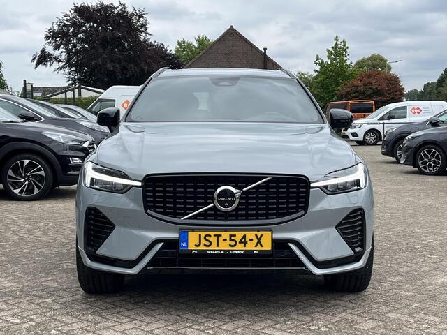 Volvo XC60 2.0 T8 Plug-in hybrid AWD Ultra Dark | Luchtvering, Trekhaak, 360° Camera, PANO, 21 inch velgen, Lift modus, zeer luxe!
