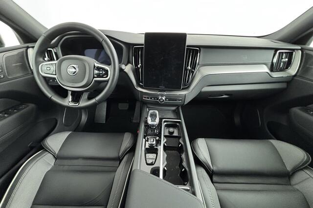 Volvo XC60 T6 Plug-in hybrid AWD Ultra Black Edition | Panoramadak | 360° camera | Luchtvering | Head-up display | Harman Kardon | Stoel- en Stuurverwarming