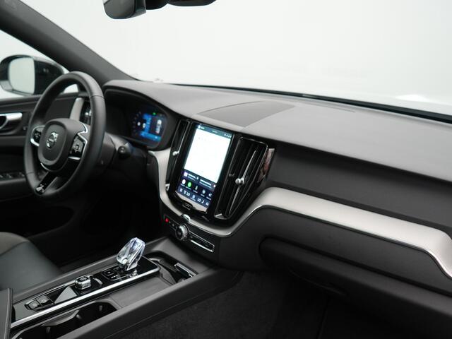 Volvo XC60 T6 AWD Plus Dark LONG RANGE PHEV 350pk Dealer O.H. | Panodak | 360 Camera | Sportstoelen Memory & Verwarmd | Keyless | Google Assistent | Stuur Verwarmd | Apple Carplay | Cruise Control | DAB | Plug In Hybrid |