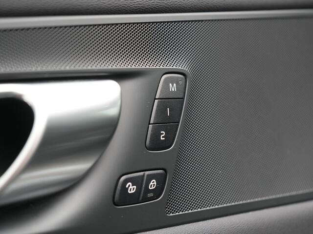 Volvo XC60 T6 AWD Plus Dark LONG RANGE PHEV 350pk Dealer O.H. | Panodak | 360 Camera | Sportstoelen Memory & Verwarmd | Keyless | Google Assistent | Stuur Verwarmd | Apple Carplay | Cruise Control | DAB | Plug In Hybrid |