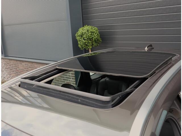 Volvo XC60 2.0 Recharge T8 AWD Inscription | Pano | Leer | ACC