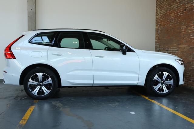 Volvo XC60 T6 Plug-in hybrid AWD Plus Dark | Elektrisch glazen panorama-dak | Rondomzicht camera | Trekhaak elektrisch uitklapbaar | Elektrisch verstelbare voorstoelen met geheugen | Adaptieve cruise control | Google services | Apple Carplay & Android Auto | Dodehoe