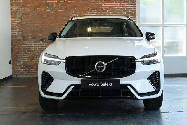 Volvo XC60 T6 Plug-in hybrid AWD Plus Dark | Elektrisch glazen panorama-dak | Rondomzicht camera | Trekhaak elektrisch uitklapbaar | Elektrisch verstelbare voorstoelen met geheugen | Adaptieve cruise control | Google services | Apple Carplay & Android Auto | Dodehoe