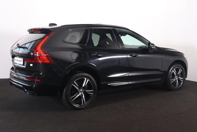 Volvo XC60 T6 Recharge AWD R-Design - LONG RANGE - Panorama/schuifdak - IntelliSafe Assist - Harman/Kardon audio - Adaptieve LED koplampen - Parkeercamera achter - Verwarmde voorstoelen, stuur & achterbank - Parkeersensoren voor & achter - Elektr. bedienb. voorstoel