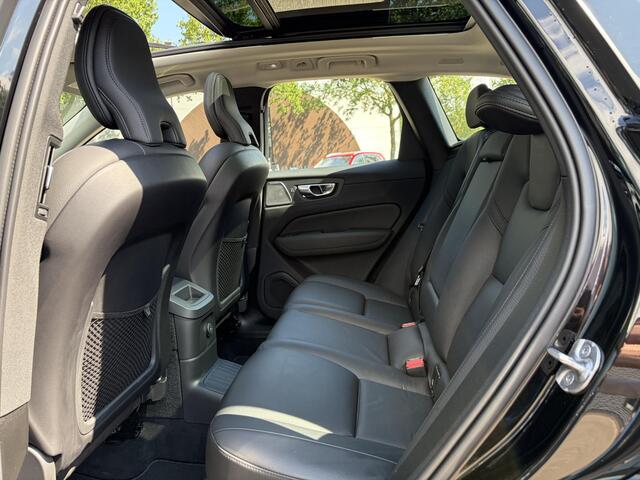 Volvo XC60 2.0 T8 Plug-in hybrid AWD Ultra Dark 12 MND. BOVAG GARANTIE | PANORAMA DAK | ACHTERUITRIJ CAMERA | BOWERS & WILKINS | MEM. SEATS | STOEL+STUUR VERWARMING |