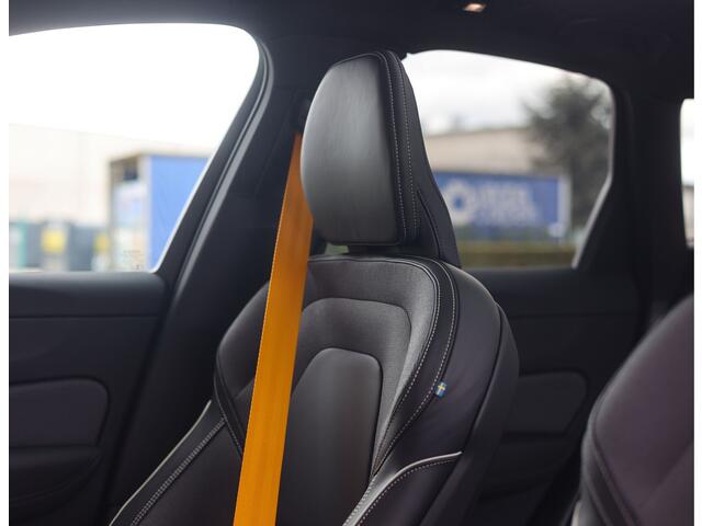 Volvo XC60 T8 AWD Polestar Engineered | Pano - Trekhaak - Bowers&Wilkins