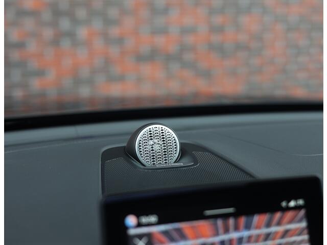 Volvo XC60 T8 AWD Polestar Engineered | Pano - Trekhaak - Bowers&Wilkins