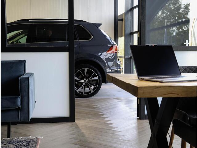 Volvo XC60 T6 Plus Black Edition 360 HeadUp Elek.Trekhaak Pano 21''