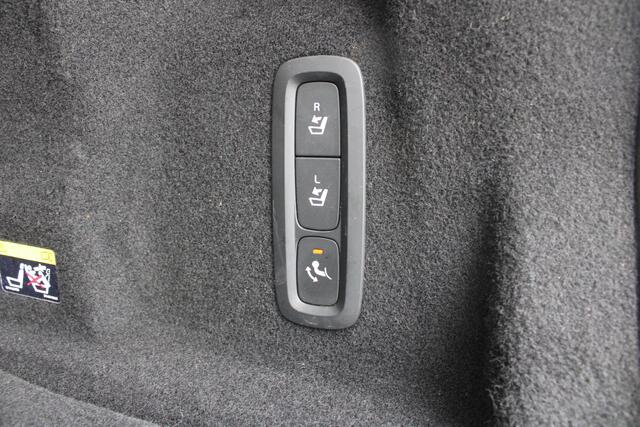 Volvo XC60 T8 390PK Automaat Twin Engine AWD Inscription | Schuif/kanteldak | Adapt. Cruise | Trekhaak | Verw. Voorstoelen | PDC + Camera |