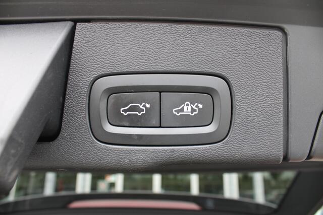 Volvo XC60 T8 390PK Automaat Twin Engine AWD Inscription | Schuif/kanteldak | Adapt. Cruise | Trekhaak | Verw. Voorstoelen | PDC + Camera |