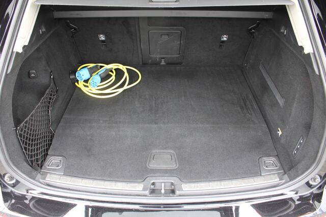 Volvo XC60 T8 390PK Automaat Twin Engine AWD Inscription | Schuif/kanteldak | Adapt. Cruise | Trekhaak | Verw. Voorstoelen | PDC + Camera |