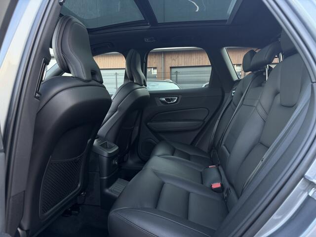 Volvo XC60 2.0 T8 Twin Engine AWD R-Design | Pano | Elec Trekhaak | Camera |