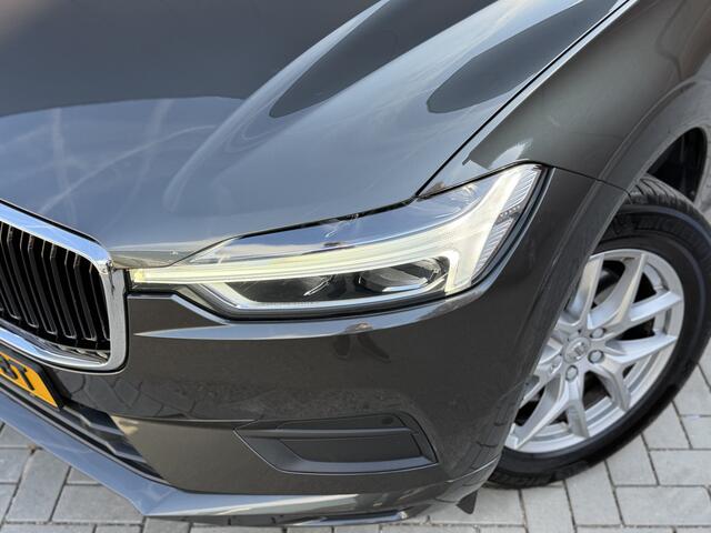Volvo XC60 2.0 B5 Automaat Momentum Pro | Trekhaak | Camera