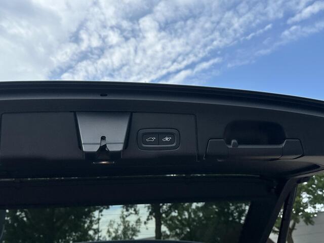 Volvo XC60 2.0 T6 Plug-in hybrid AWD R-Design LUCHTVERING | 360 CAMERA | MEMORY | PANORAMADAK | HARMAN KARDON | MEGA VOL! | DEALER ONDERHOUDEN