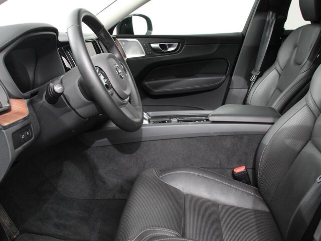 Volvo XC60 2.0 T6 Plug-in hybrid AWD Ultimate Dark Luchtvering Electrisch Panorama dak Google Services Dab Camera Half Leder Seat Comfort Pack