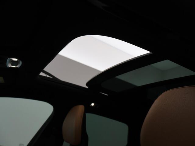 Volvo XC60 2.0 D4 AWD 190 PK INSCRIPTION + WEGKL. TREKHAAK | PANORAMA | CAMERA | STOELVERW. | CARPLAY