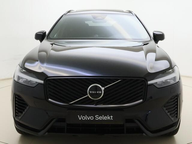Volvo XC60 T6 350pk AWD Ultra Dark / Luchtvering / Bowers en Wilkins audio / Navy Herringbone bekleding / HUD / Panorama dak /