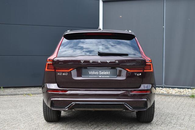 Volvo XC60 T6 Plug-in Hybrid Ultra Dark | Luchtvering | Trekhaak | Verwarmbare voorstoelen en achterbank | Premium audio by Harman Kardon | Keyless | Verwarmbaar stuurwiel |