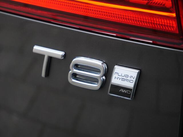 Volvo XC60 2.0 T8 Plug-in hybrid AWD Plus Dark 455 Pk Automaat Navi / DAB / Leer / Camera / 20 inch / Pano-dak
