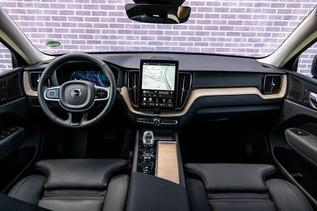 Volvo XC60 2.0 T6 Plug-in hybrid AWD Ultra Dark | Stoel-/Stuurverwarming | Getint Glas | Head-up Display | Adaptieve Cruise Control | Luchtvering | Trekhaak | BLIS |