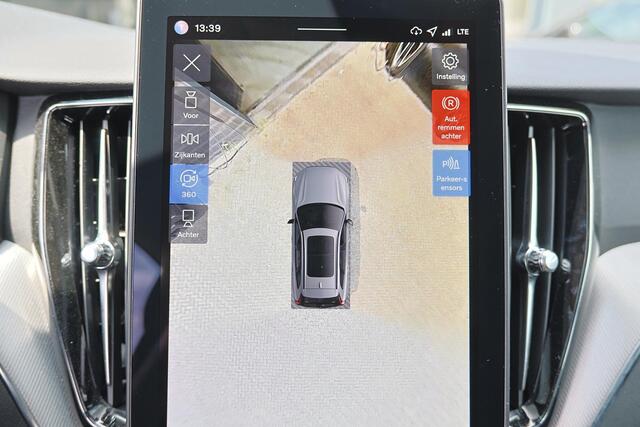 Volvo XC60 T6 Recharge AWD Core - IntelliSafe Assist & Surround - 360º Camera - Harman/Kardon audio - Verwarmde voorstoelen, stuur & achterbank - Parkeersensoren voor & achter - Draadloze tel. lader - 18' LMV