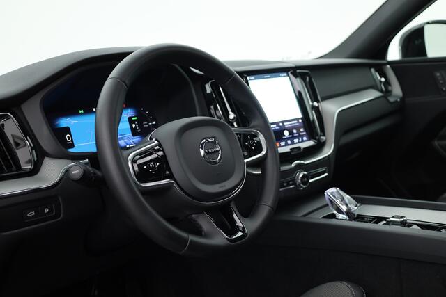 Volvo XC60 2.0 T6 Plug-in hybrid AWD Plus Black Edition | Rijklaar! | S/K-Dak | Bliss | Leder+Memory | Adapt. Cruise | Stoel-Stuurverw. | Verw. Ruit | Dig. Cockpit | Google | 360*+PDC | LED | 21'' | Elek. Klep V