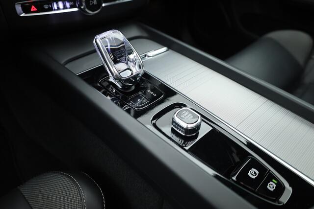Volvo XC60 2.0 T6 Plug-in hybrid AWD Plus Black Edition | Rijklaar! | S/K-Dak | Bliss | Leder+Memory | Adapt. Cruise | Stoel-Stuurverw. | Verw. Ruit | Dig. Cockpit | Google | 360*+PDC | LED | 21'' | Elek. Klep V