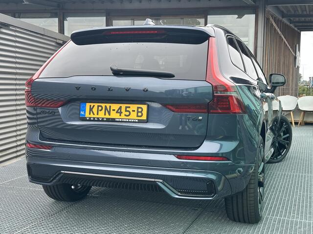 Volvo XC60 2.0 T6 Plug-in hybrid AWD Plus Black Edition / Trekhaak / Pano. dak / Head-up display / Harman Kardon / 360 camera / Seat memory / Elek. verstelbare stoelen / Voor+achter+stuur verwarmd /