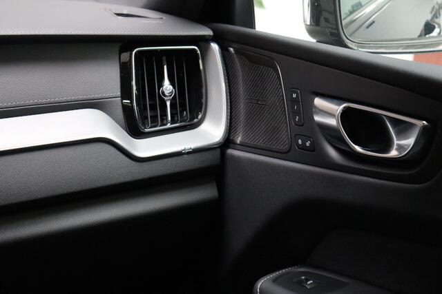 Volvo XC60 T6 Recharge Ultimate Black Head Up Display | Panoramadak | Pilot Assist