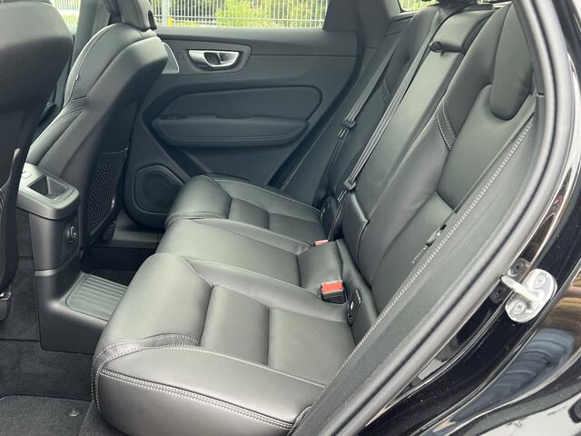 Volvo XC60 2.0 T8 455 pk AWD Ultra Bright Facelift model 2026 ! Trekhaak Bowers Wilkins Comfortstoelen Nappa leer + Massage + Ventilatie 360 Camera Panoramadak 20 Inch Velgen Pilot Assist ACC BLIS Apple Carplay Android Auto Full Led Ram Vol Opties en in Nieuwstaat !