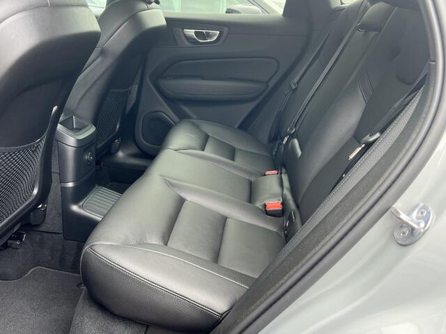 Volvo XC60 2.0 T6 350 Pk AWD Plus Dark Navigatie Panoramdak Full Led Harman Kardon 360 Camera Stoel + Stuurverwarming Bliss 19 Inch Elek Stoelen Vol Leder Plug-in hybrid Long Range BTW